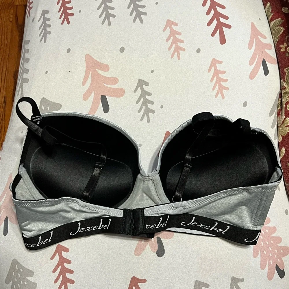 Jezebel elegant silver
